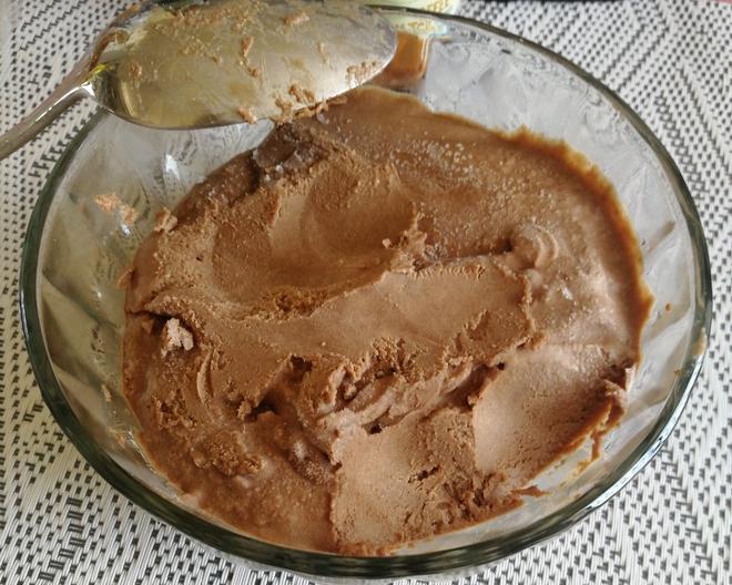 快速低碳水巧克力花生太妃糖冰淇淋（消耗淡奶油）的做法