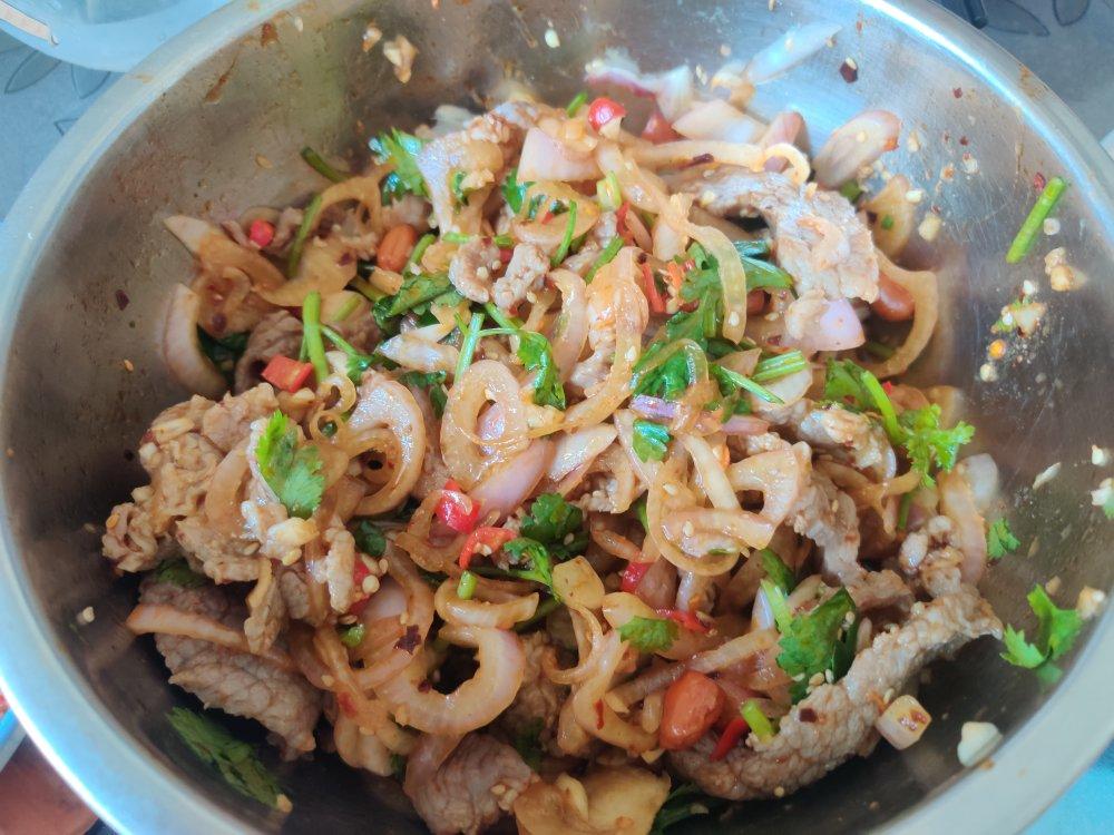 无油低卡的香菜牛肉，夏天减肥就要吃凉拌牛肉