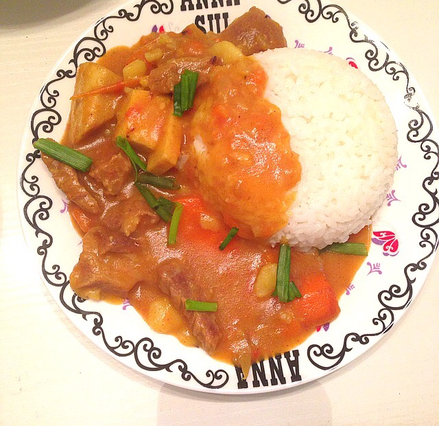 咖哩牛腩