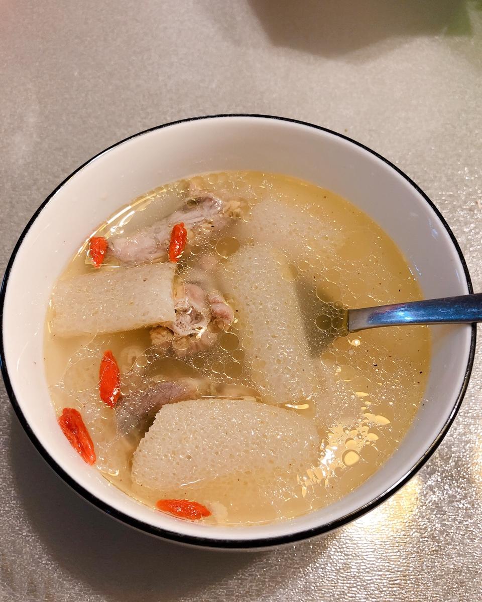 兔子小姐--做的竹荪鸡汤