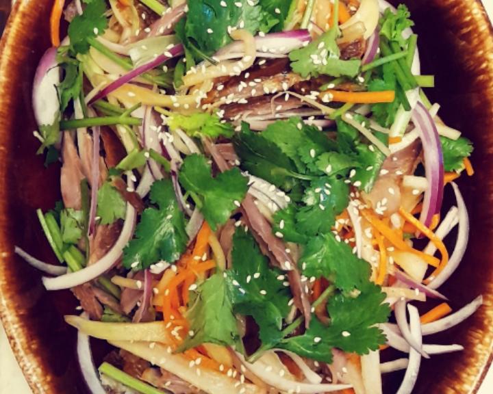 【凉拌腊鸭丝】的做法