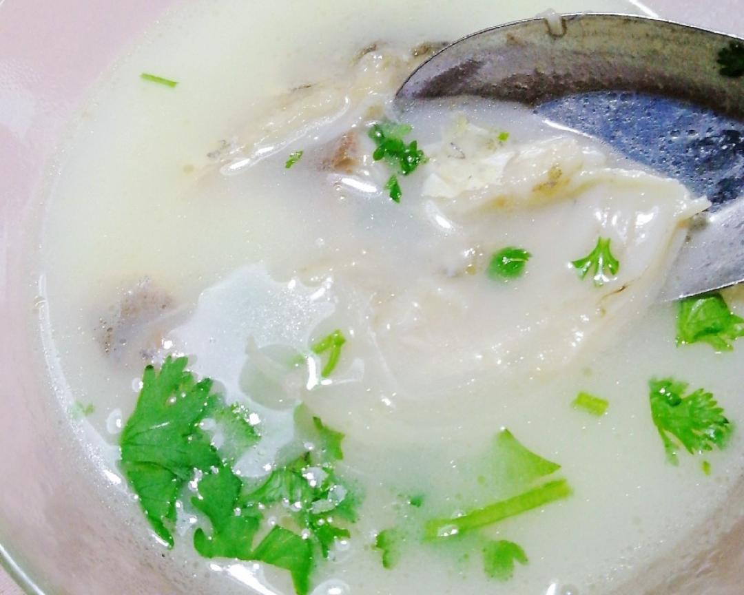 豆腐鲫鱼汤，奶白色好看又好吃！