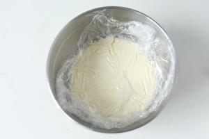 大白兔奶冻蛋糕卷 蛋白卷的做法 步骤2