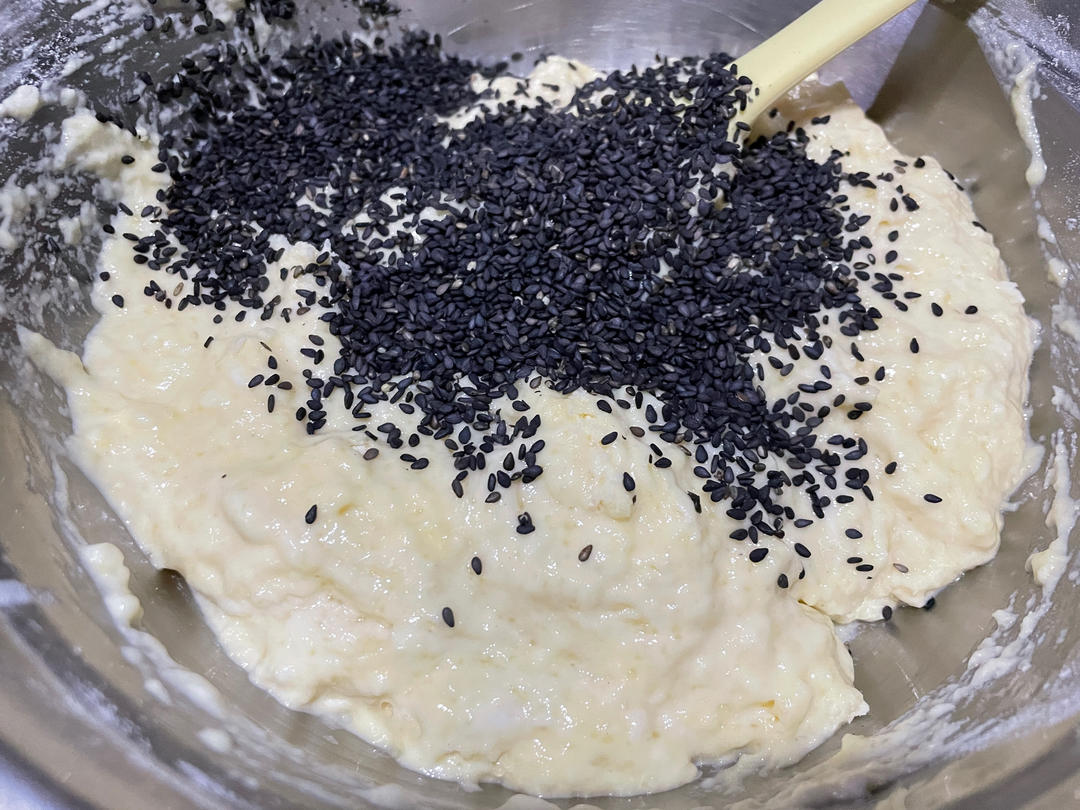 黑全麦吐司，超级简单快手又松软，第一次做就成功了！！方子来自小红书～羊羊低卡食记～减脂全黑麦面包（烤箱版）