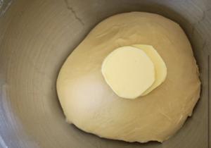 焦糖面包的做法 步骤7