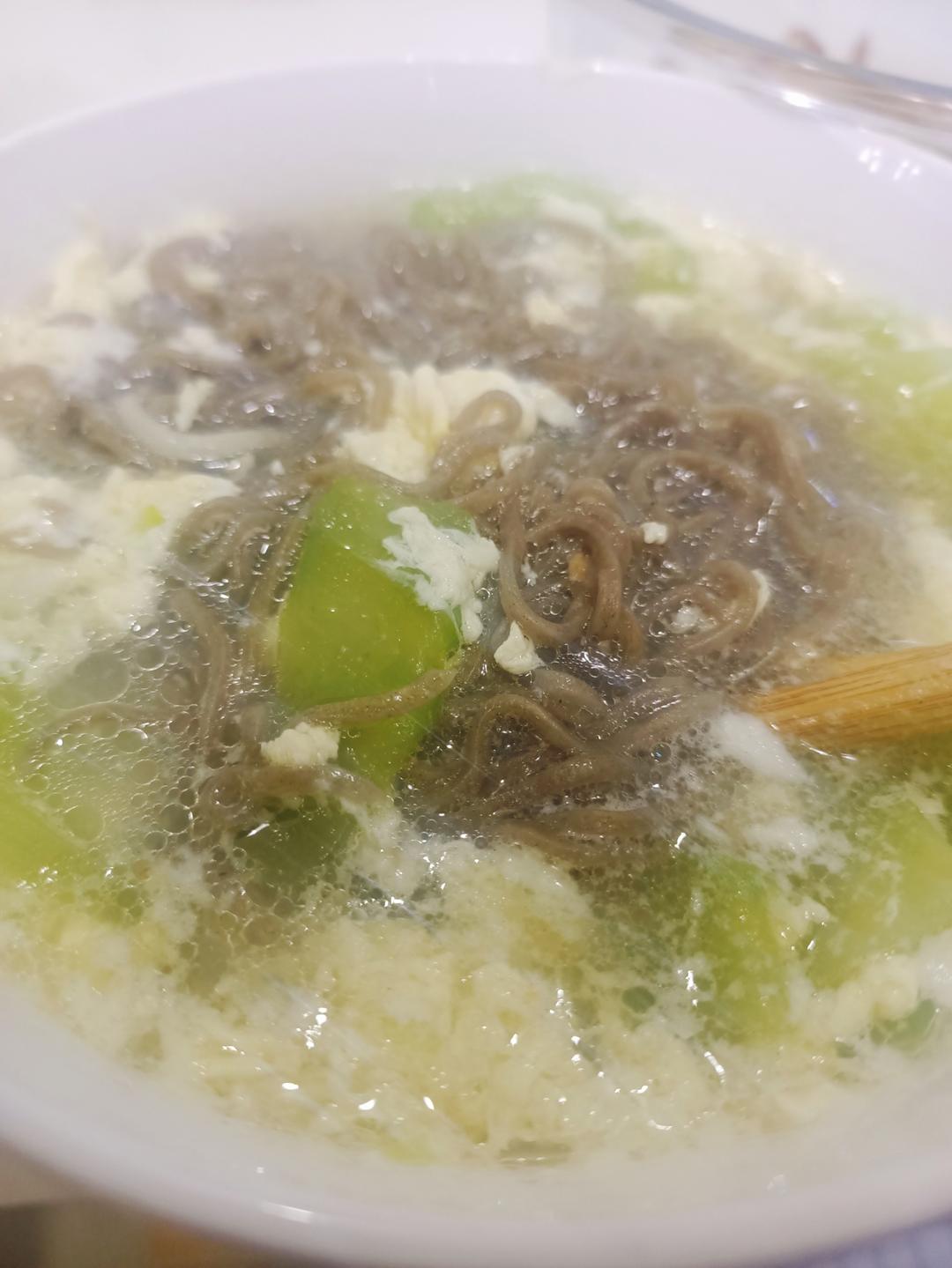莴笋肉片汤