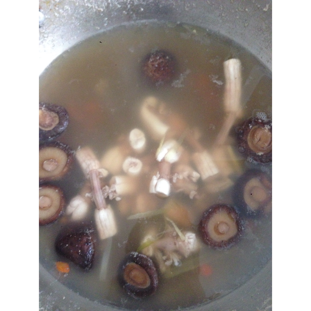 菌菇牛髓汤