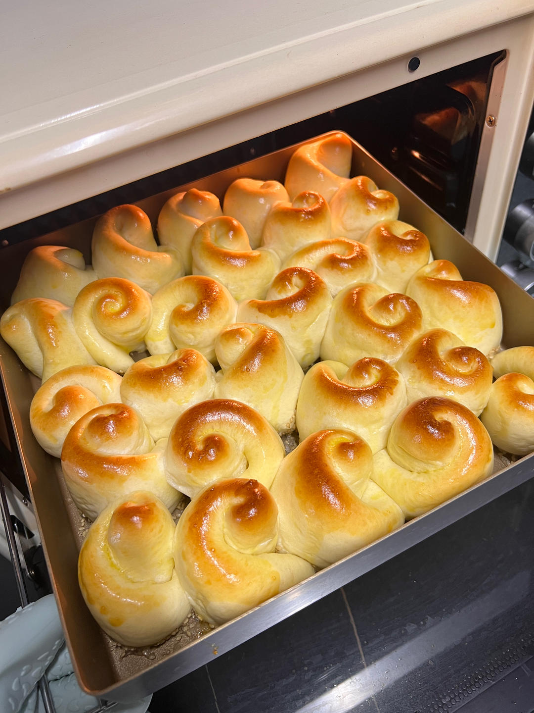 不用黄油的糖脆底蜂蜜小面包