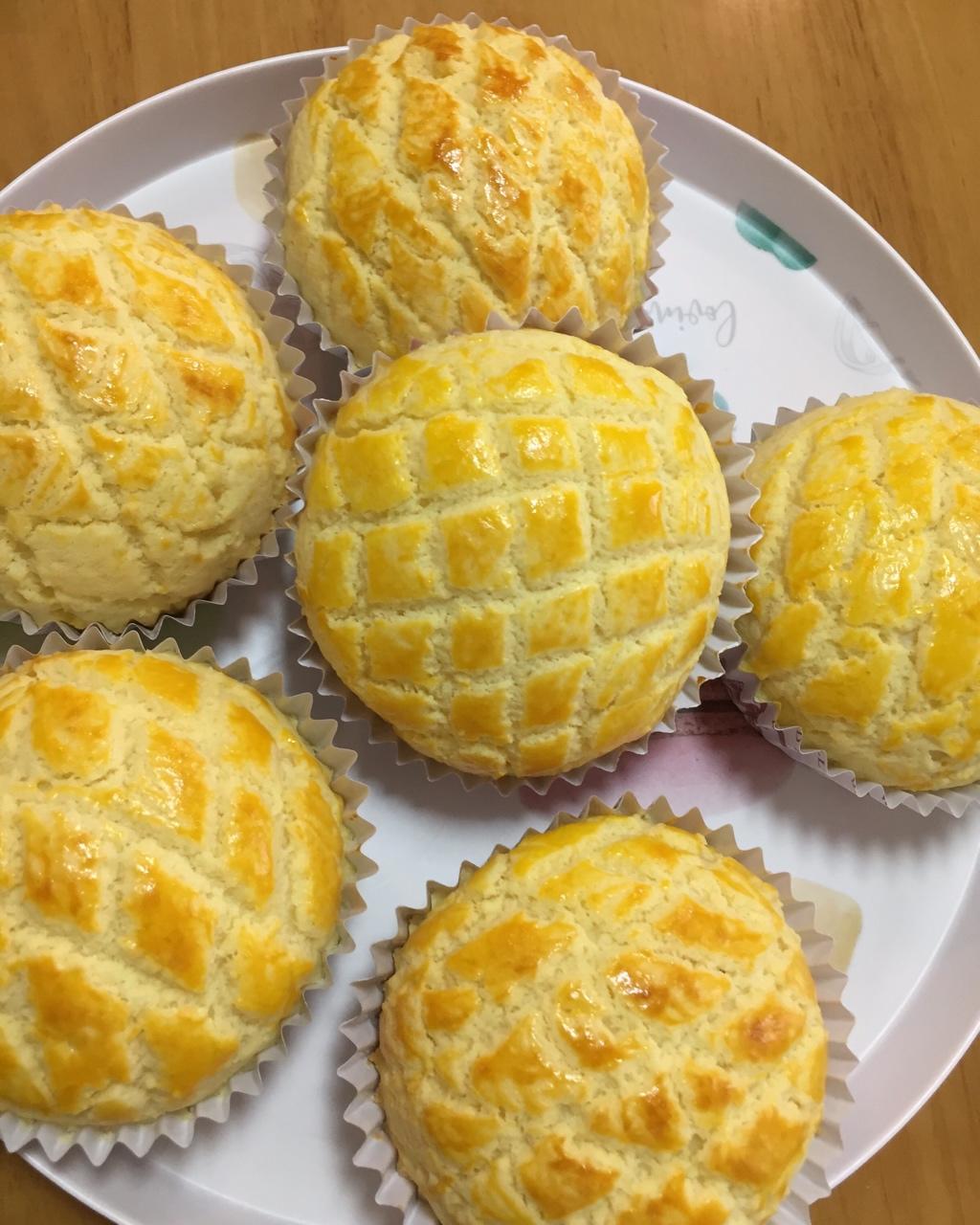 好吃到炸裂的港式菠萝包（附带制作酥皮的小视频）