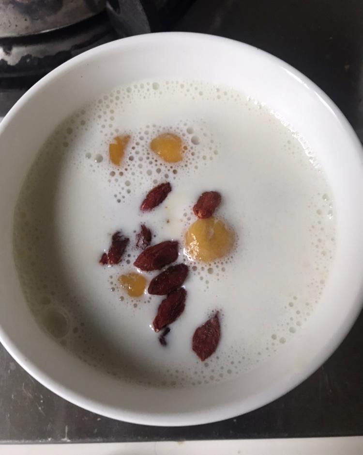 早餐｜牛奶南瓜小汤圆