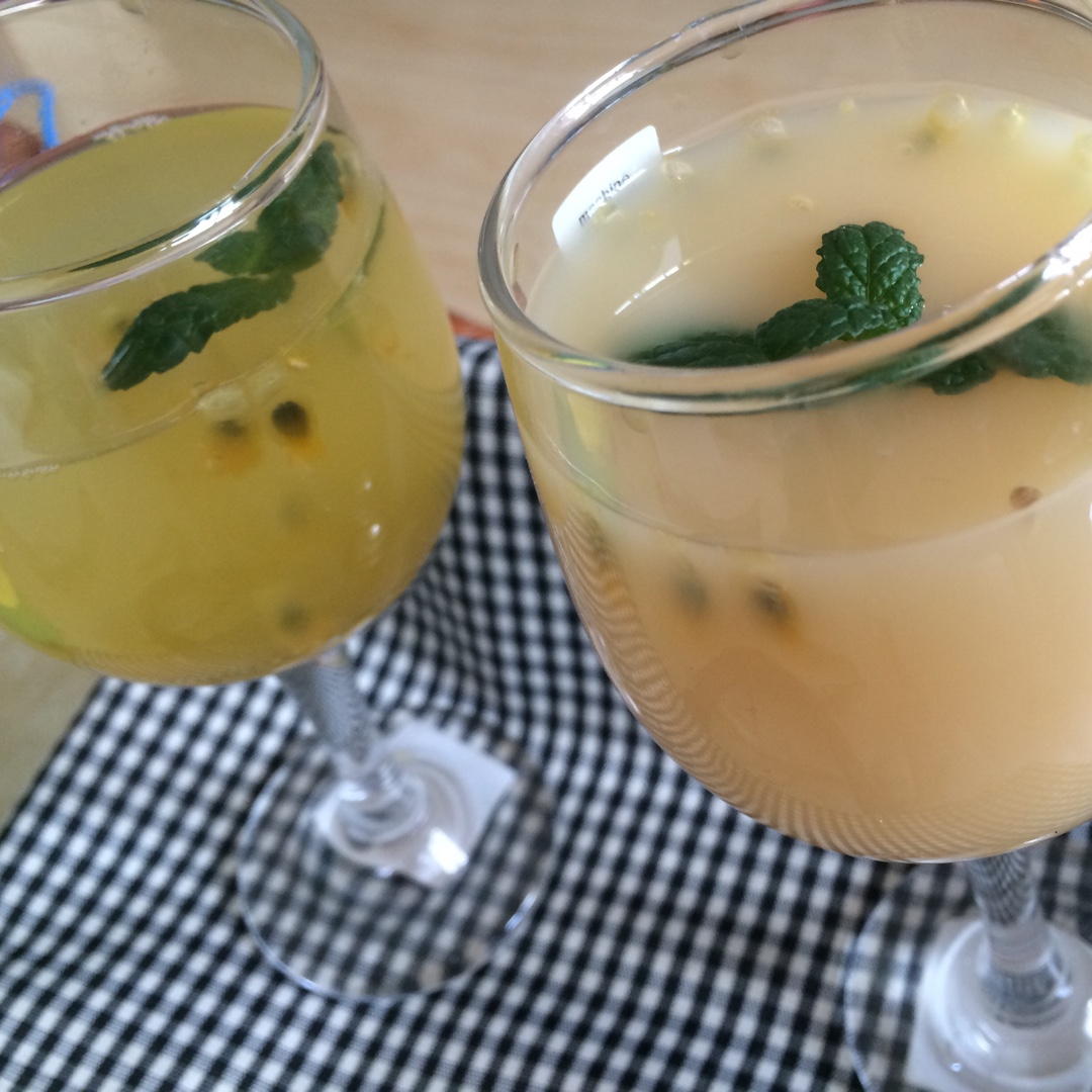 百香果的朴素吃法（百香果汁）