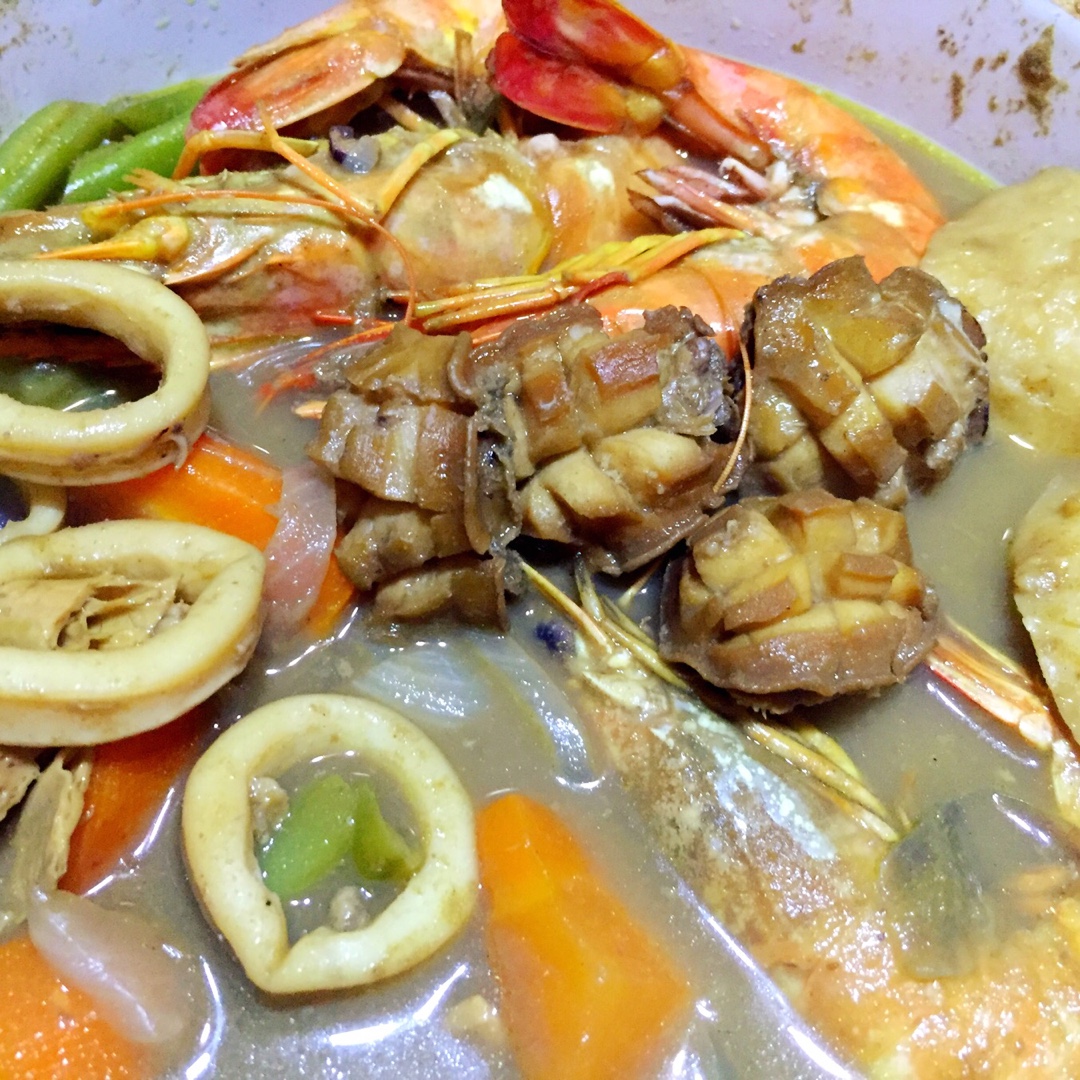 泰式青咖喱海鲜煲