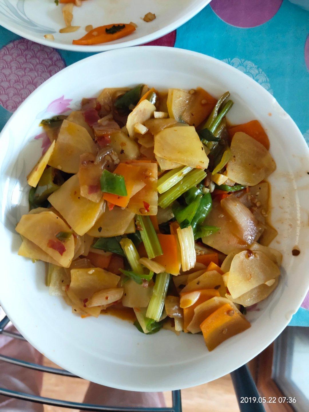 正宗川味-爆炒香辣土豆片⛱