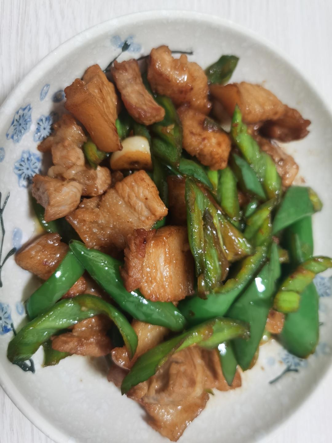 厨师长教你：“小炒肉”的家常做法，家常味很浓郁，先收藏起来
