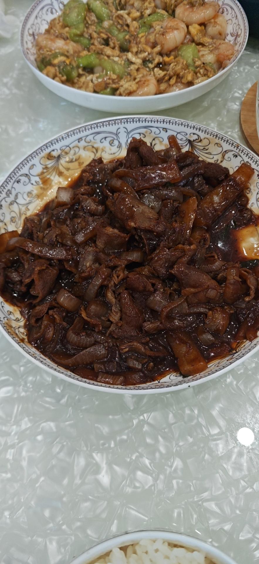 好吃到舔盘的秘制洋葱炒肥牛卷！拌饭巨香