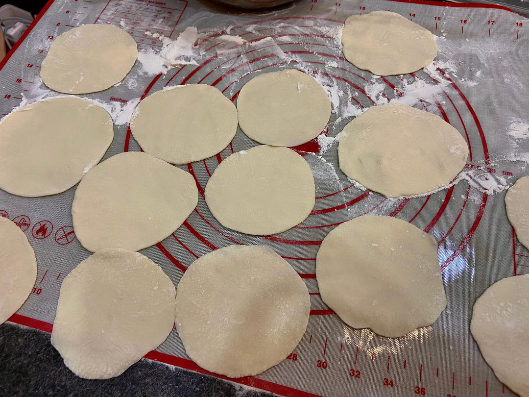 手工揉面三分钟，又韧又薄又好包的饺子皮