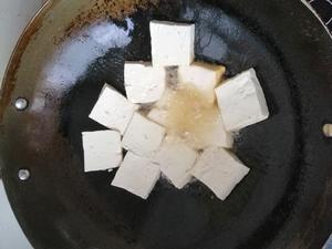 油煎老豆腐的做法 步骤2
