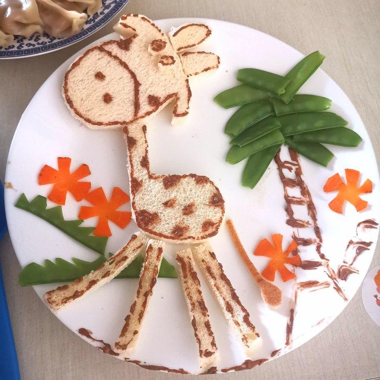 创意趣味儿童餐—长颈鹿的回眸（自制吐司版）