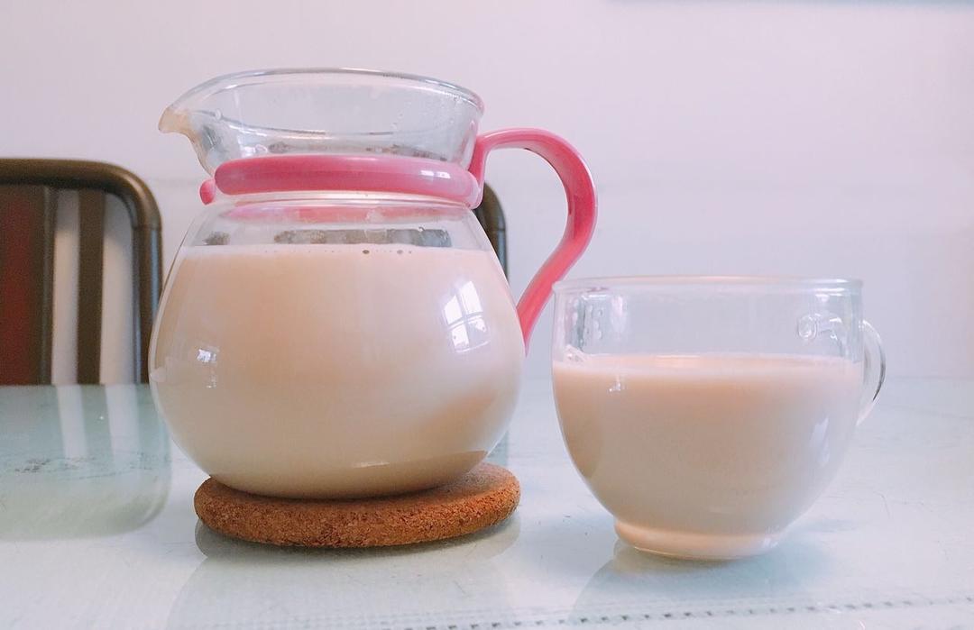 浓浓的锅煮奶茶