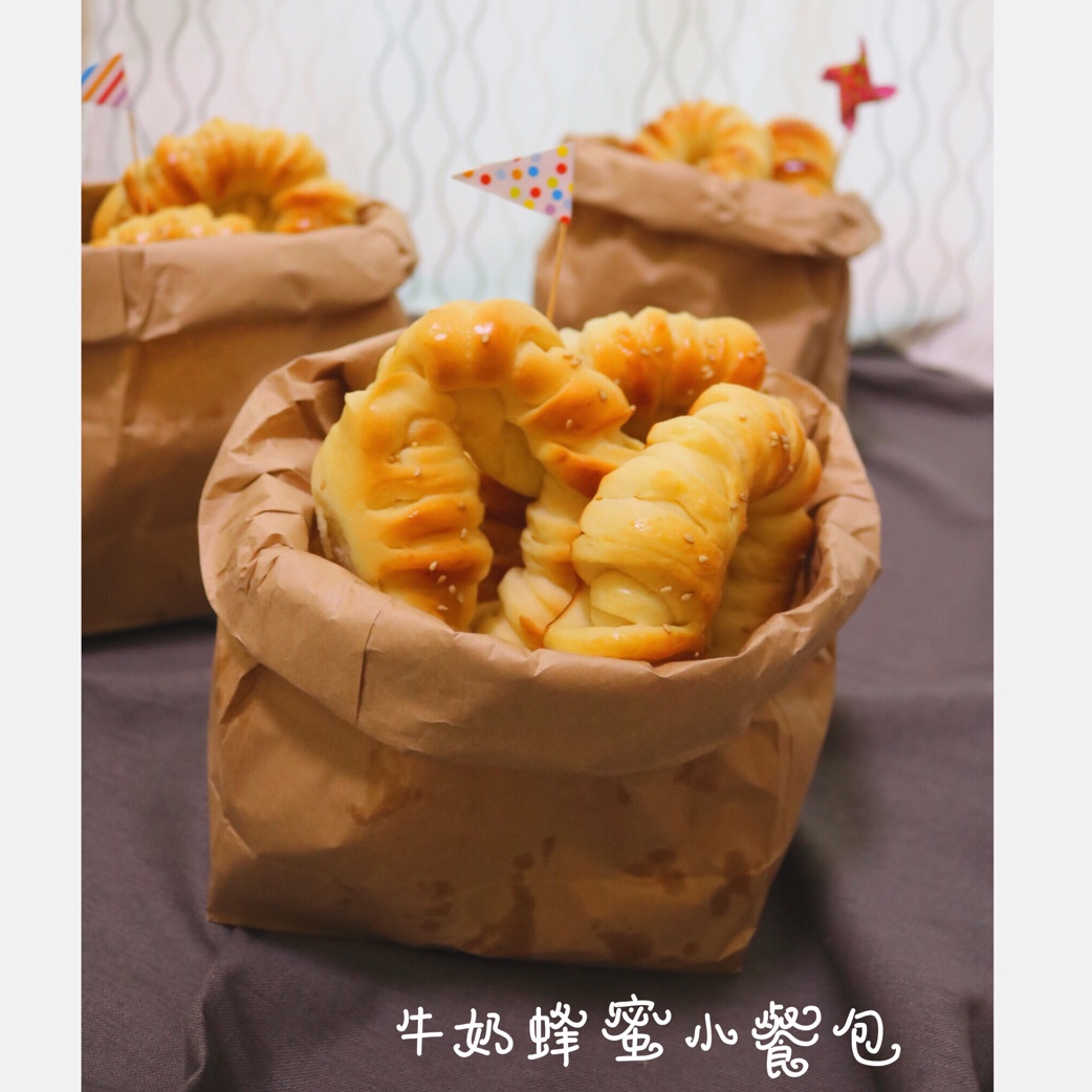 中种蜂蜜牛奶面包