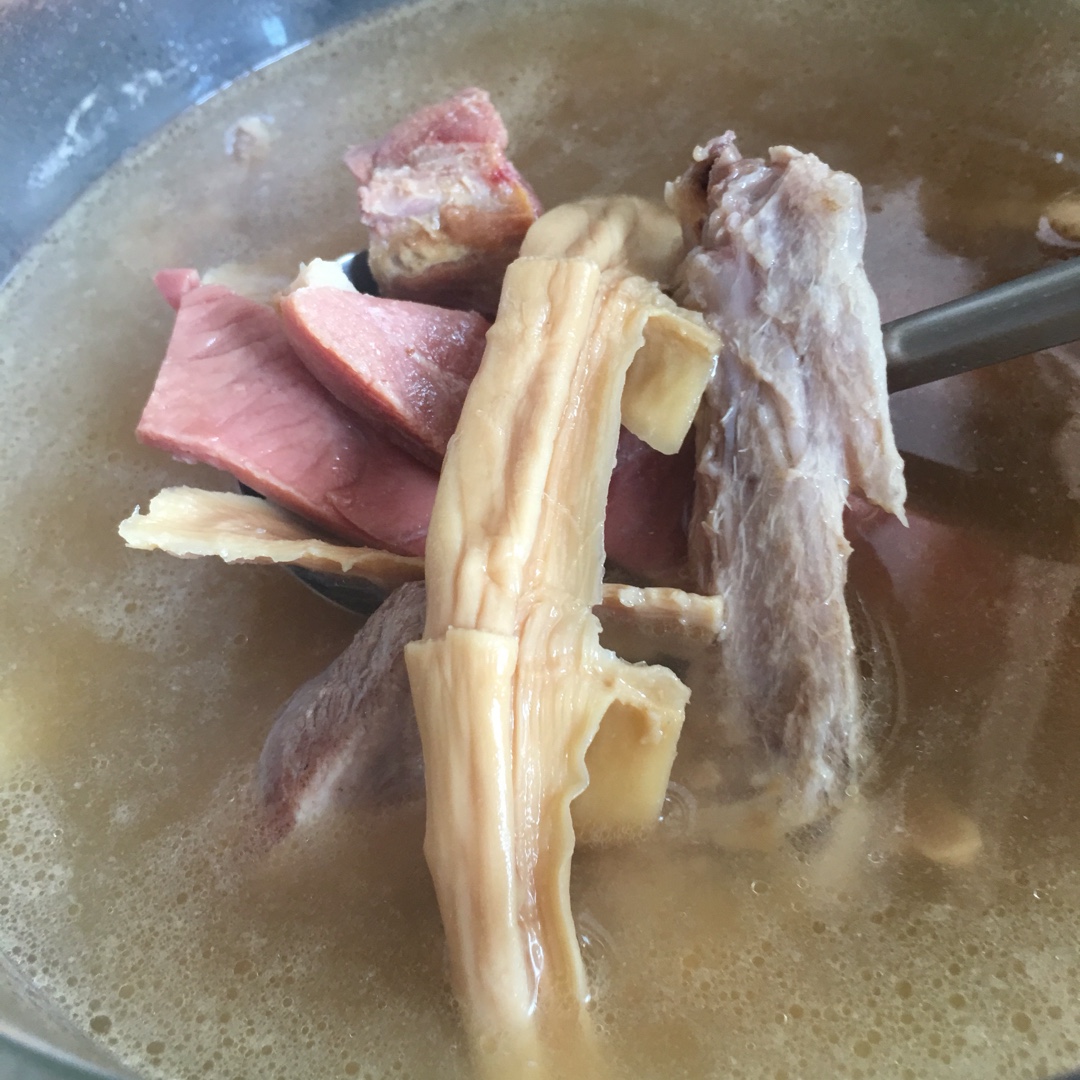 笋干老鸭汤