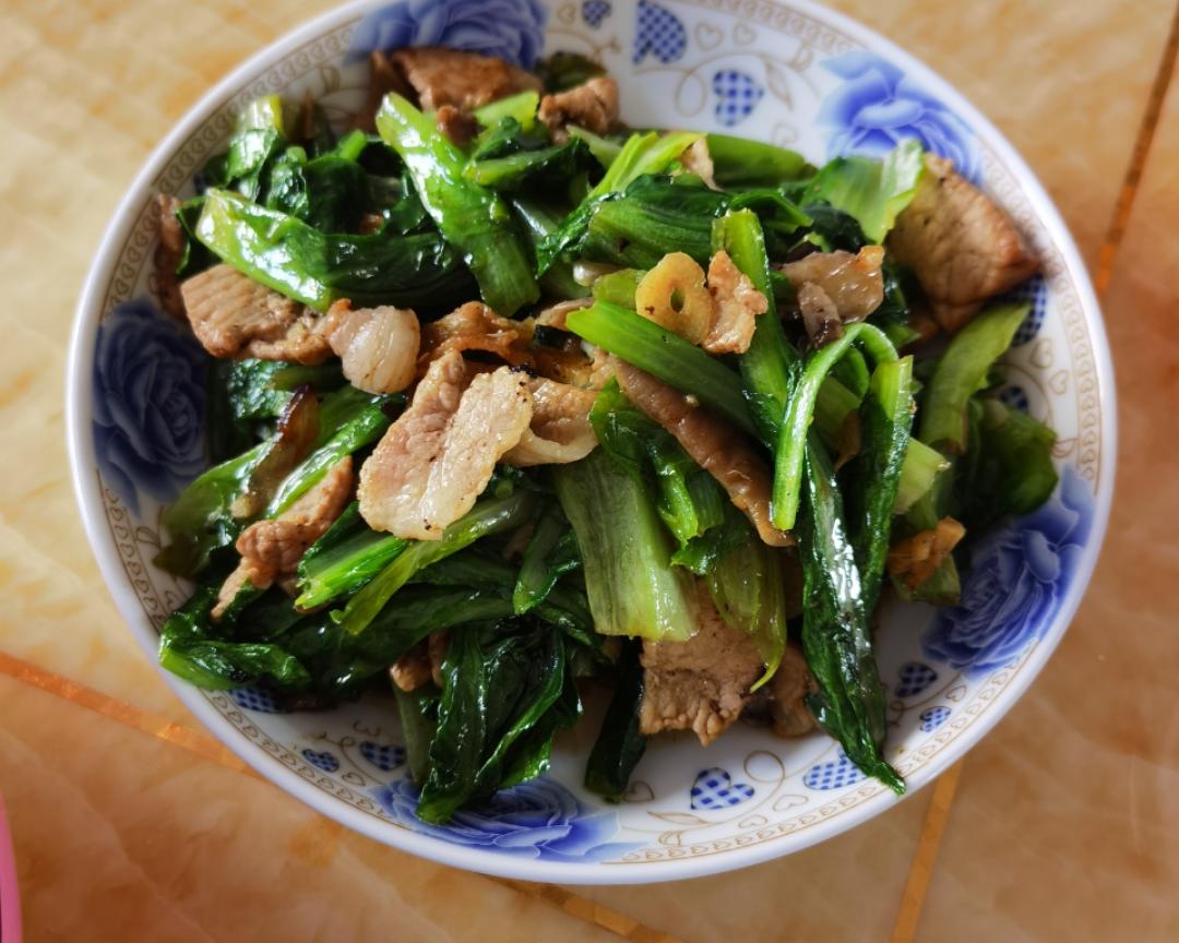 肉炒油麦菜🎈的做法