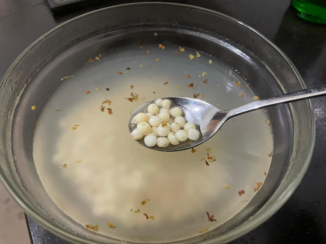 秋天来一碗热乎乎的鸡头米呀🥣～
