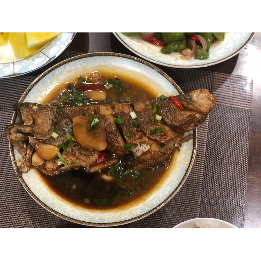 红烧鲈鱼