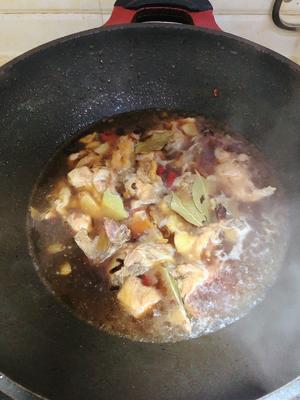 土豆炖鸡块的做法 步骤5