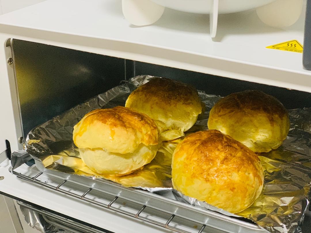 好吃到炸裂的港式菠萝包（附带制作酥皮的小视频）