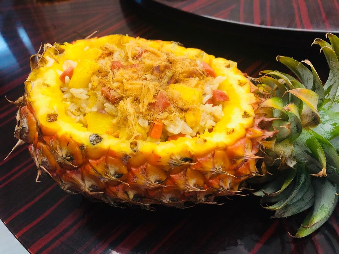 泰式海鲜菠萝饭
