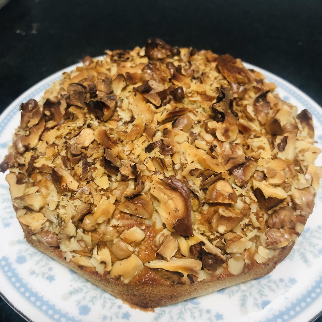 简简单单的香蕉核桃蛋糕（很香很香的咧）