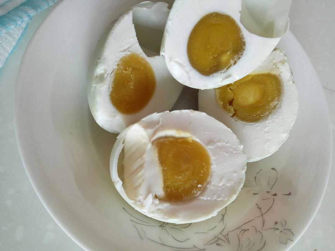 自制咸蛋： 100%出油起沙的咸蛋