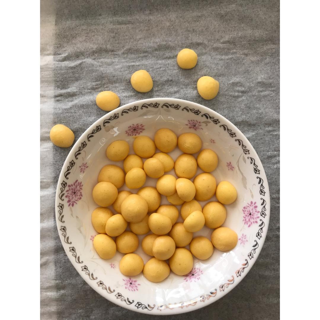 入口即化的无添加蛋黄溶豆