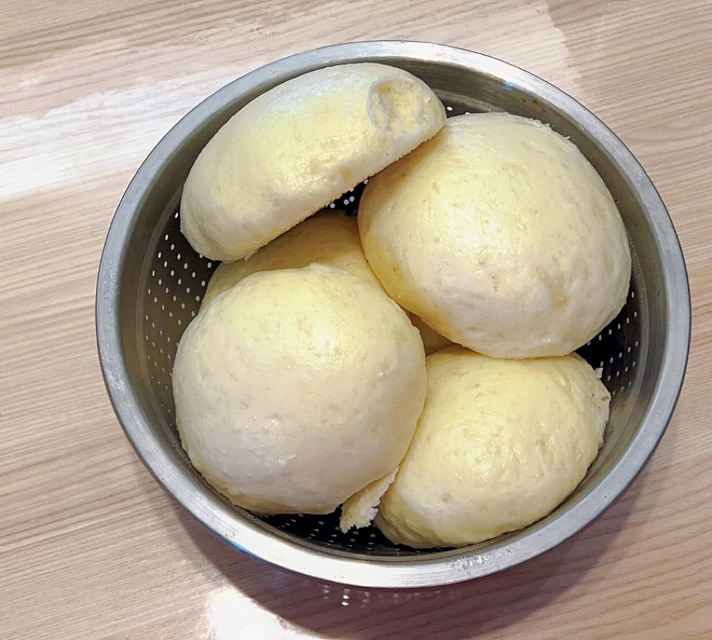 在面包机帮助下蒸馒头