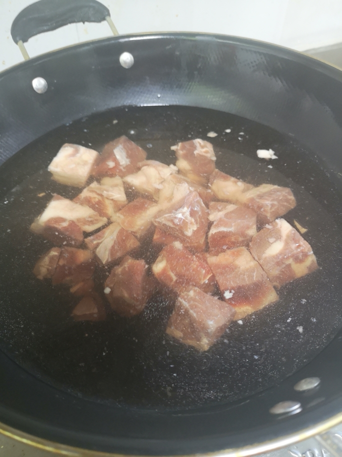 豆结土豆牛肉的做法 步骤1