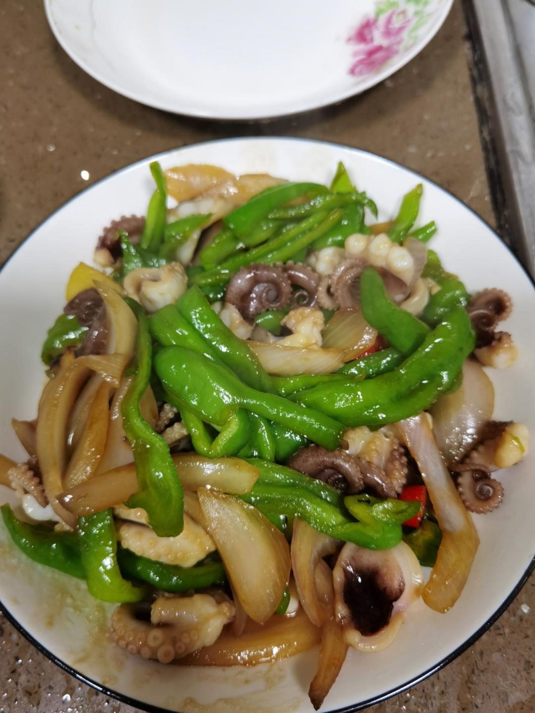 两步搞定脆嫰鲜美的葱爆八爪鱼