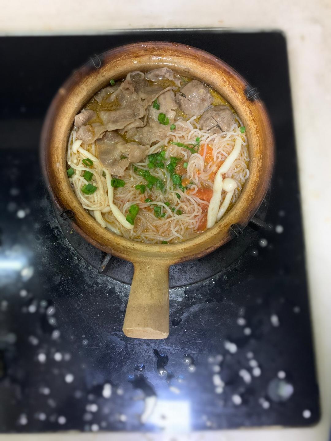 酸汤番茄肥牛米线