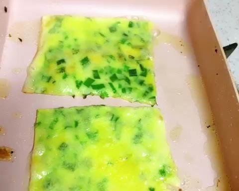 韭菜鸡蛋薄饼的做法 步骤6