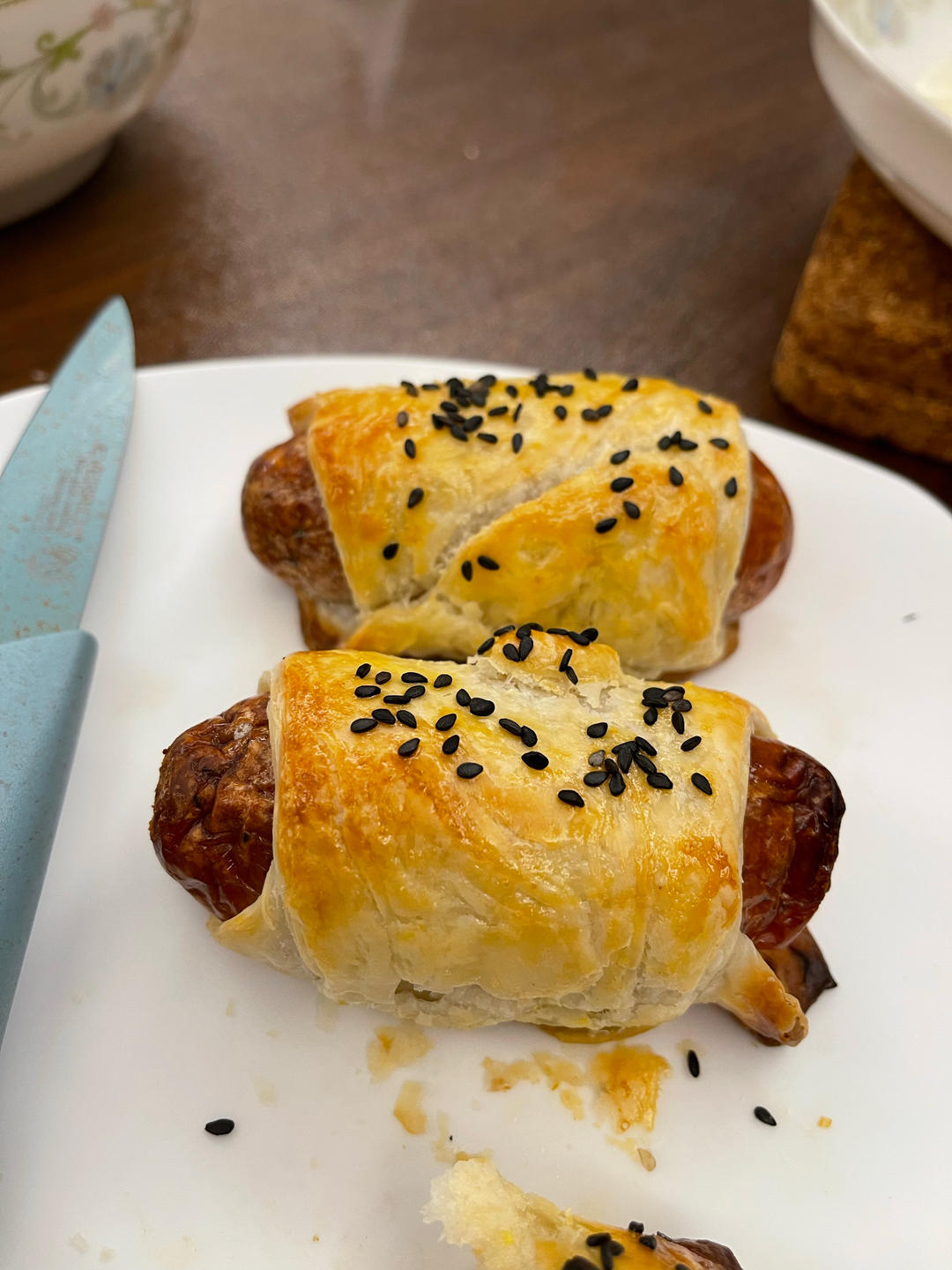 香肠酥皮卷：手抓饼皮还能这样吃，不用和面快速搞定早餐