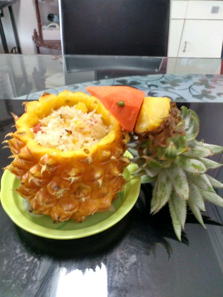 鸟语花香菠萝炒饭