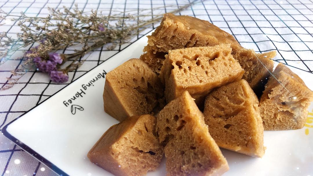 不用烤箱，无需揉面，手把手教你蒸出松软Q弹的马拉糕