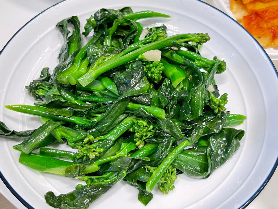 五星级酒店的蒜蓉青菜原来是这么制作的：蒜蓉芥蓝