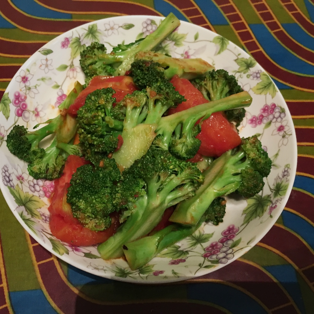 蕃茄炒西兰花