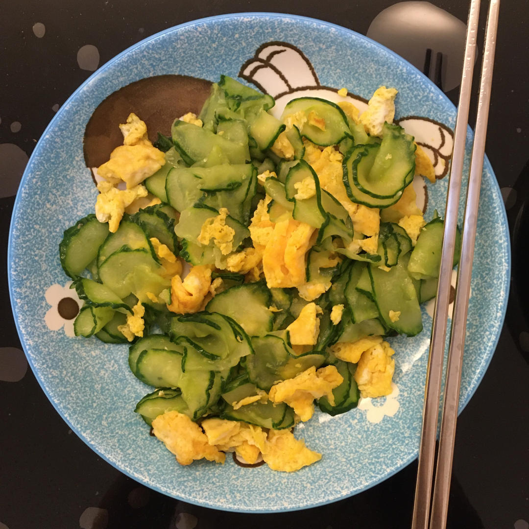 黄瓜炒鸡蛋（痛风患者可以放心吃）