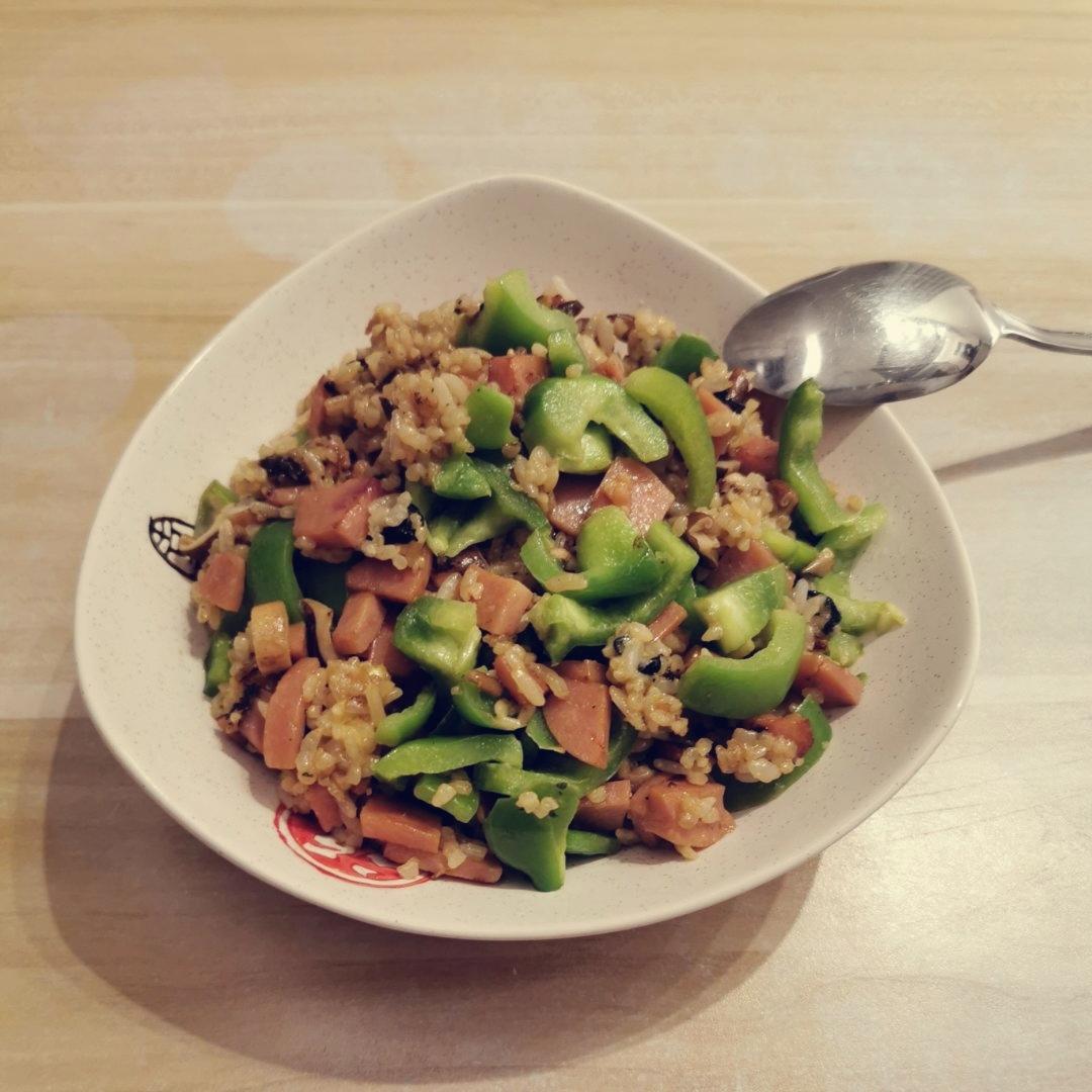 奶酪腊肠杂蔬炒饭