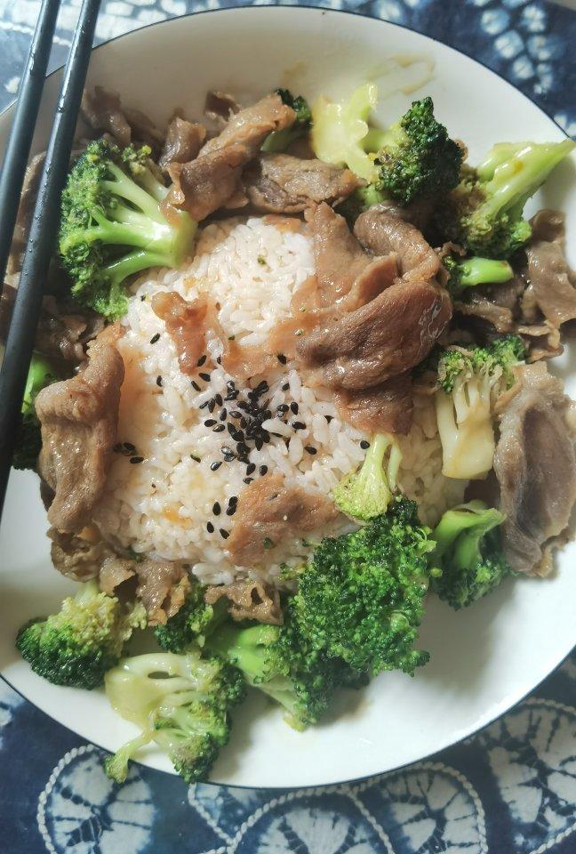 💕100%成功!!!🍱招牌肥牛饭专门店秘方·秒杀日本吉野家食其家！日式多汁牛肉饭 /嫩肥牛盖饭/牛肉饭/肥牛丼（超简单快速完美版）✨