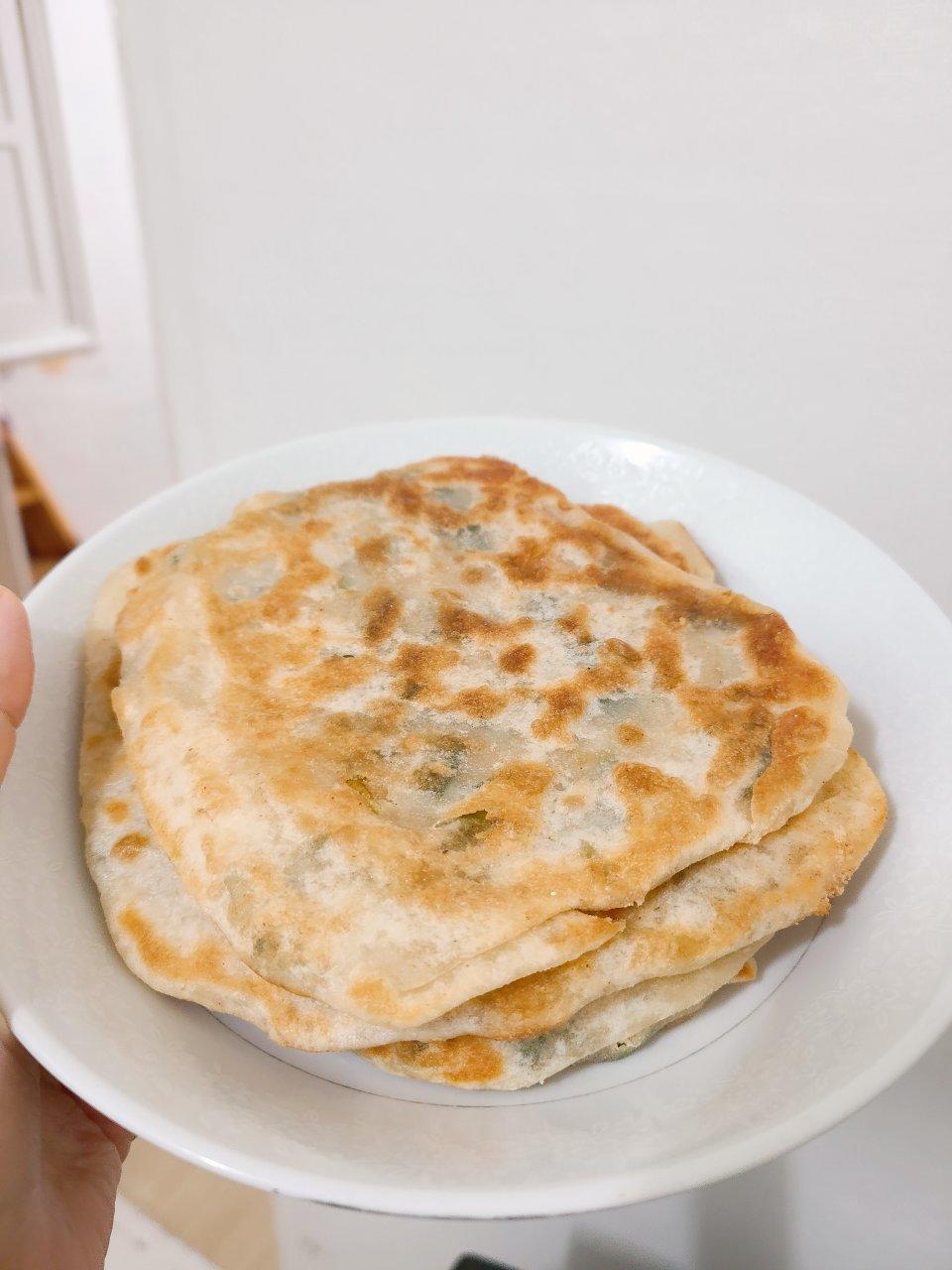 超简单零失败的快手早餐——美味葱油饼