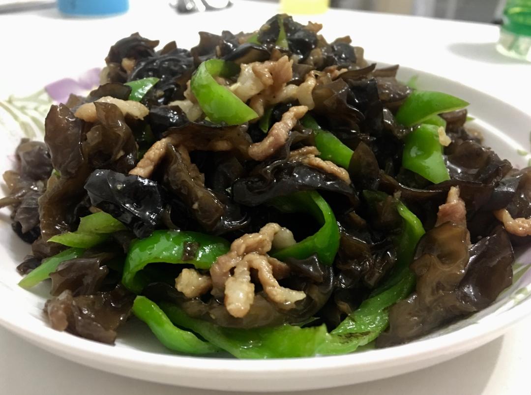 青椒木耳肉丝
