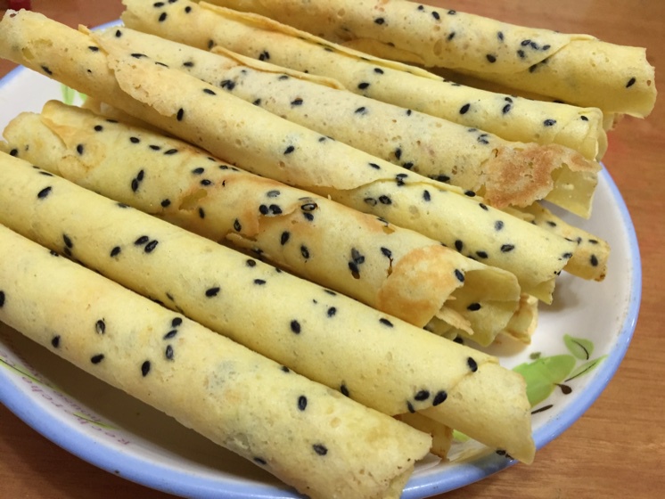 芝麻香酥蛋卷（视频食谱）